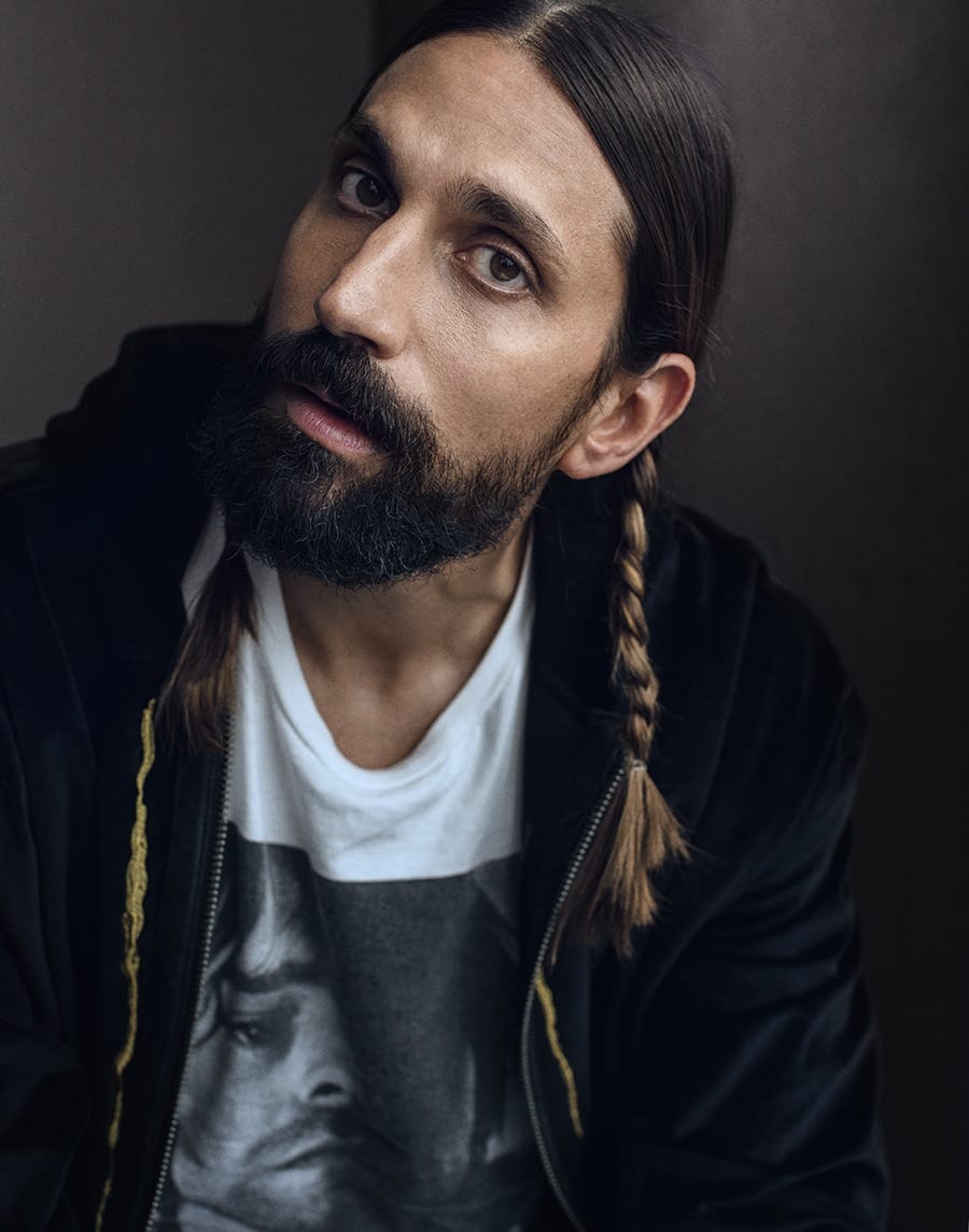 Ben Gorham for KING, makeup av Jessica de la Torre (bild 7 av 10)