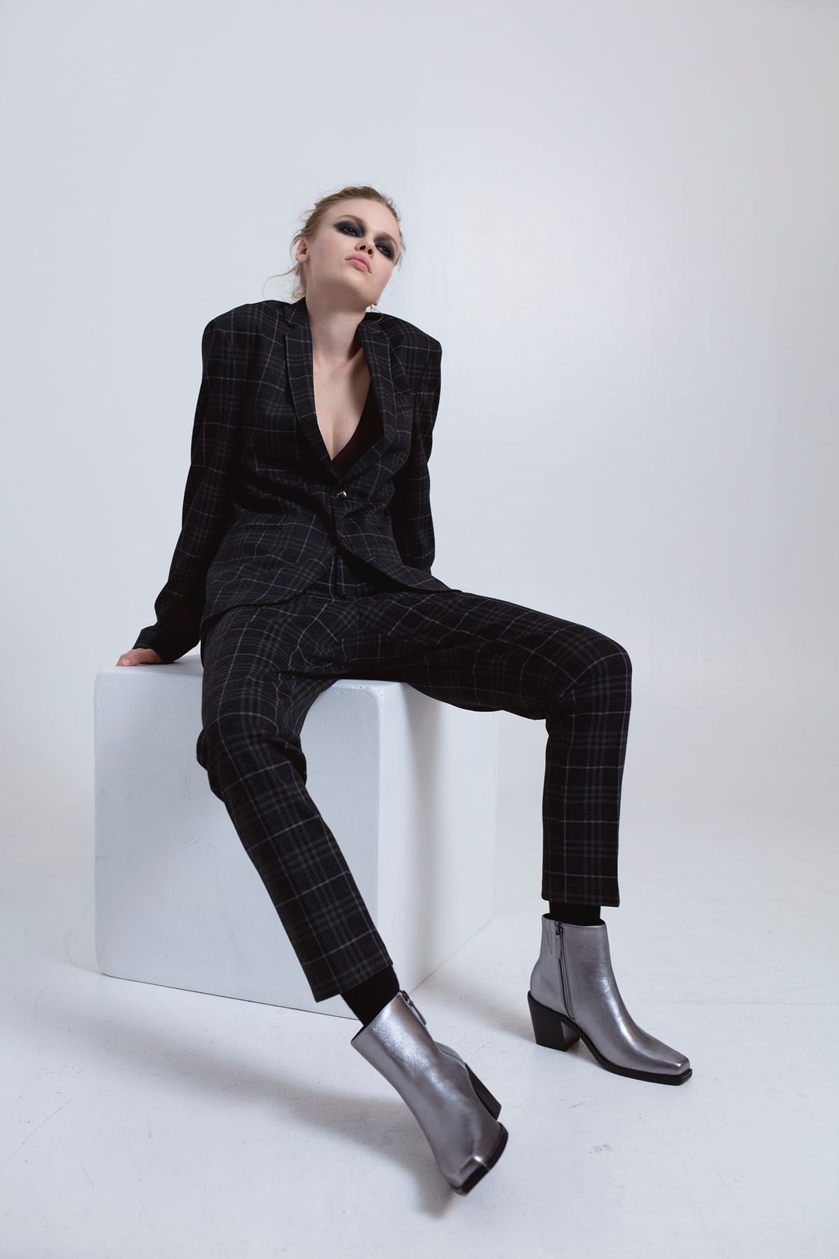 Global Design Firm, makeup by Jessica de la Torre (image 11 of 12)