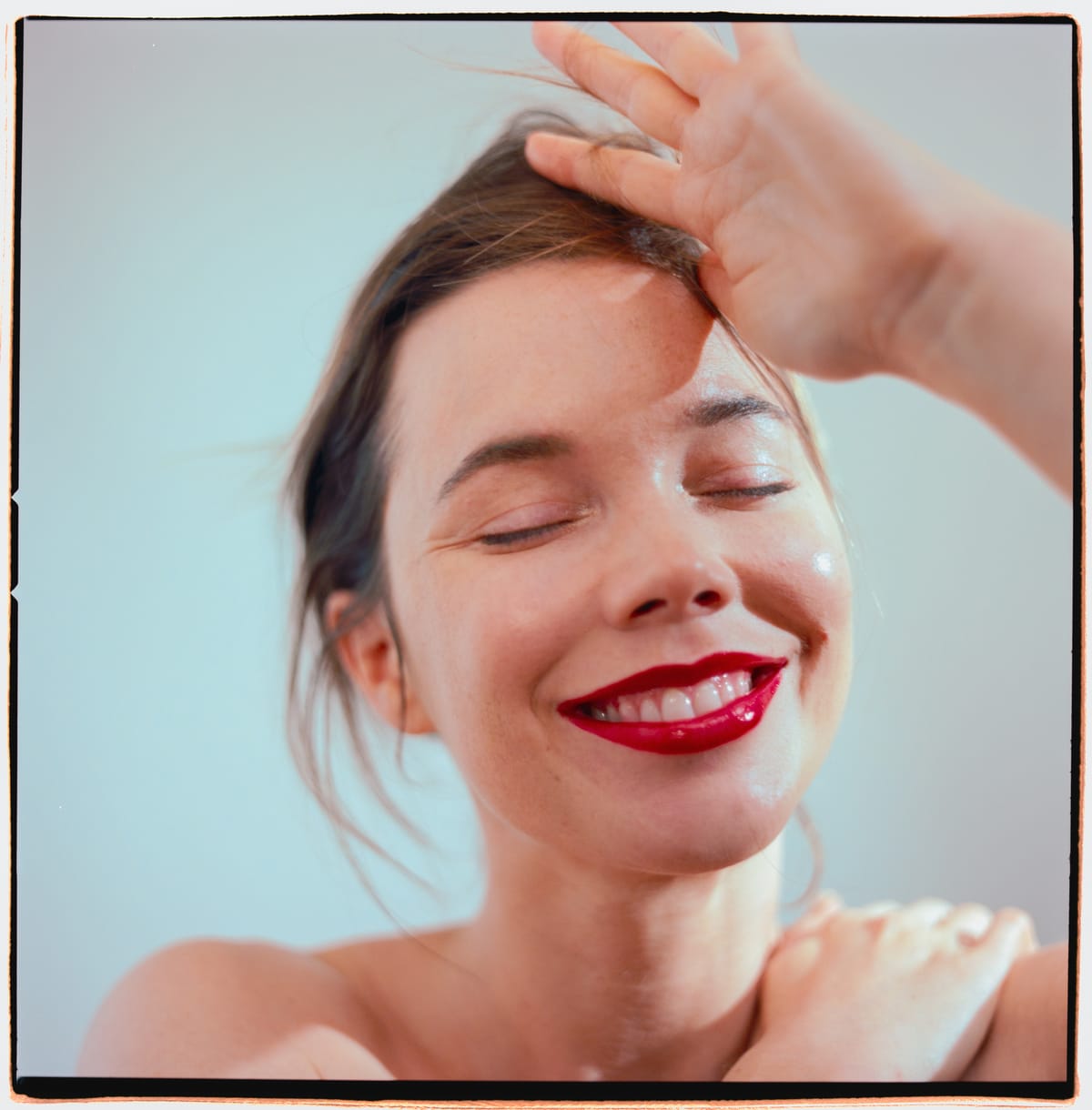 Hedda by Daniel Stigefeldt, makeup by Jessica de la Torre (image 3 of 5)