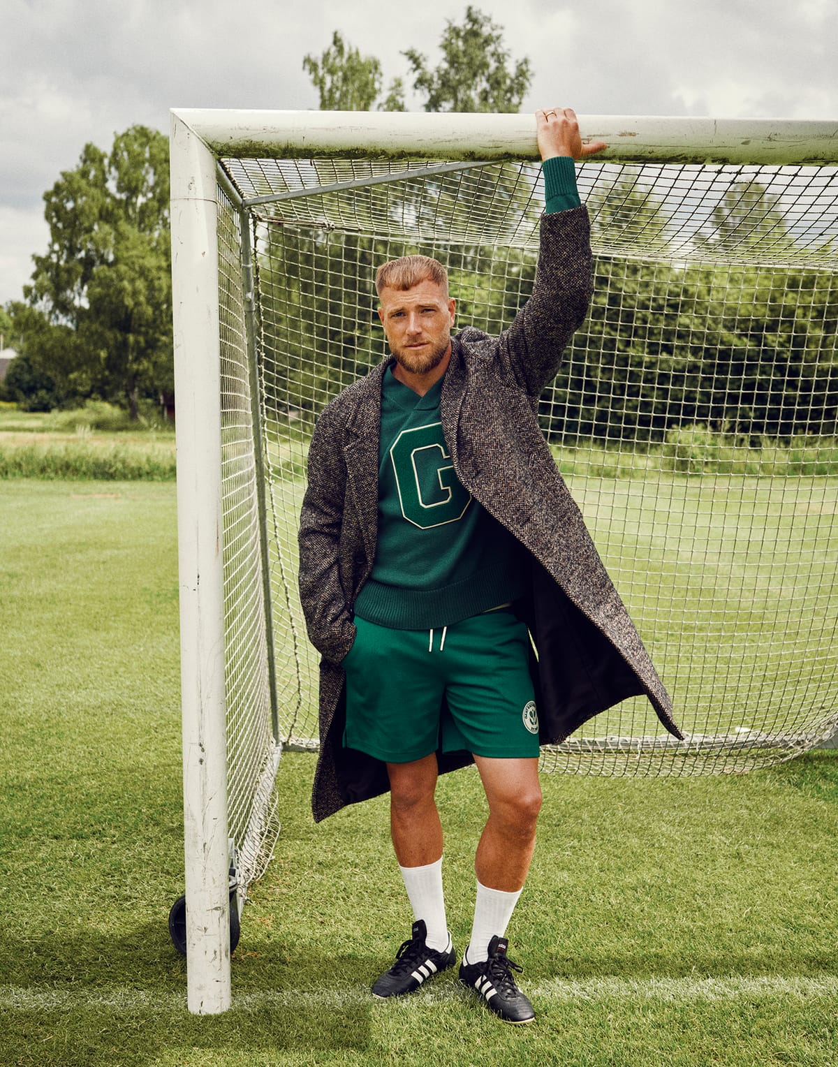 John Guidetti for Café, makeup av Jessica de la Torre (bild 4 av 11)
