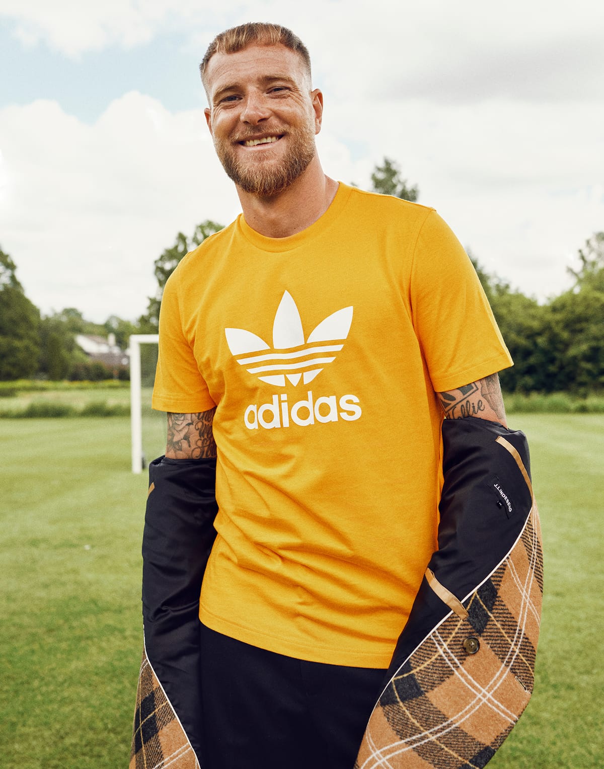 John Guidetti for Café, makeup av Jessica de la Torre (bild 8 av 11)