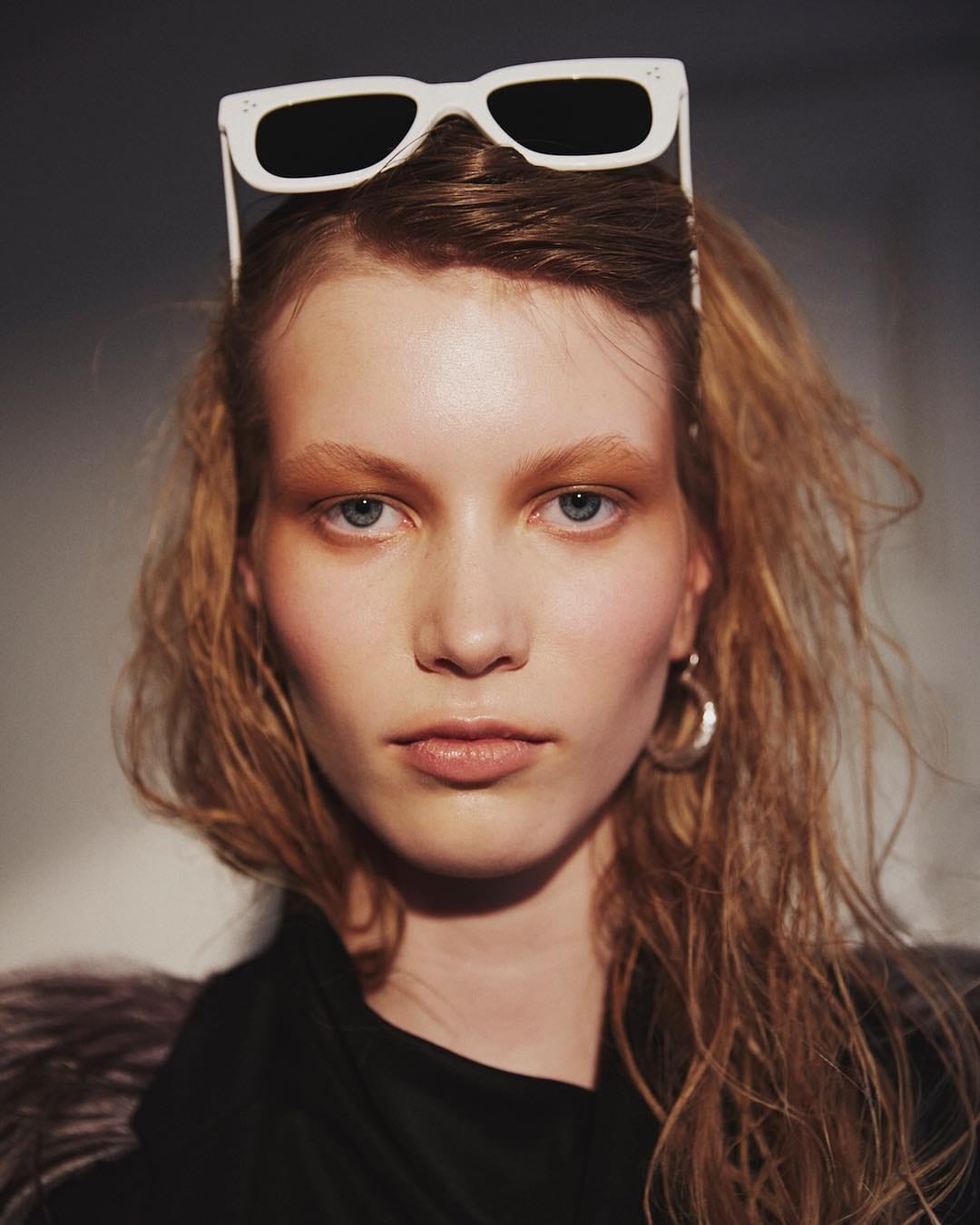 The Sun for Revs Mag, makeup av Jessica de la Torre (bild 1 av 6)